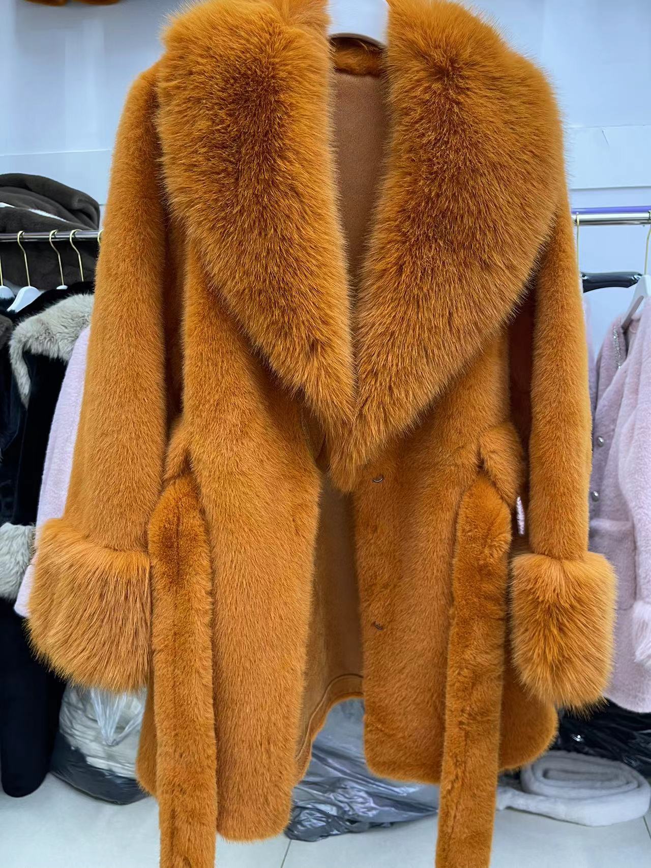 Sieviešu apģērbs, jauns, liels kažokādas apkakles garš, plāns mētelis, videi draudzīgs, plīša mētelis, augstas kvalitātes kažokāda_voghion.com