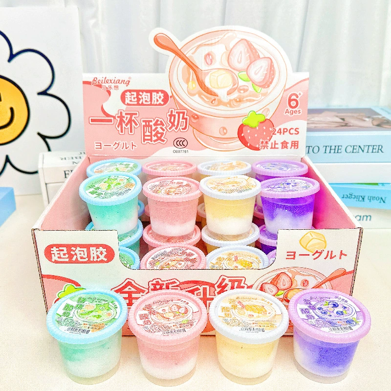 A Food Сыграйте чашку йогурта с пенистым клеем