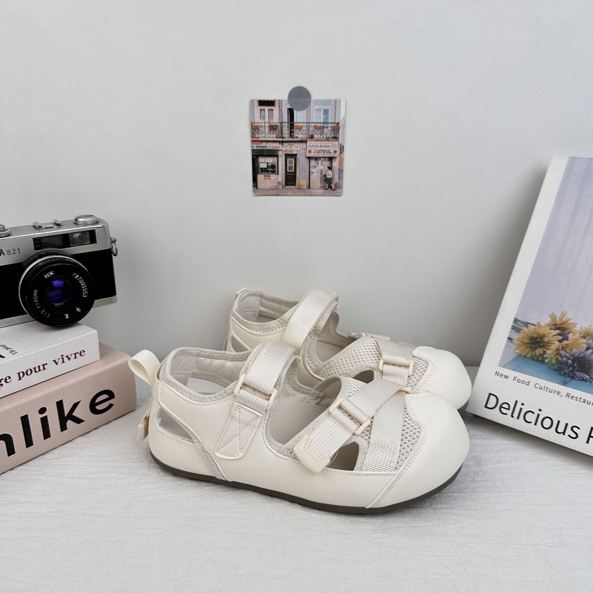 Yuanyang velcro sandalias de cabeza para mujeres 2025 nuevo verano plano zapatos de skate con falda zapatos individuales