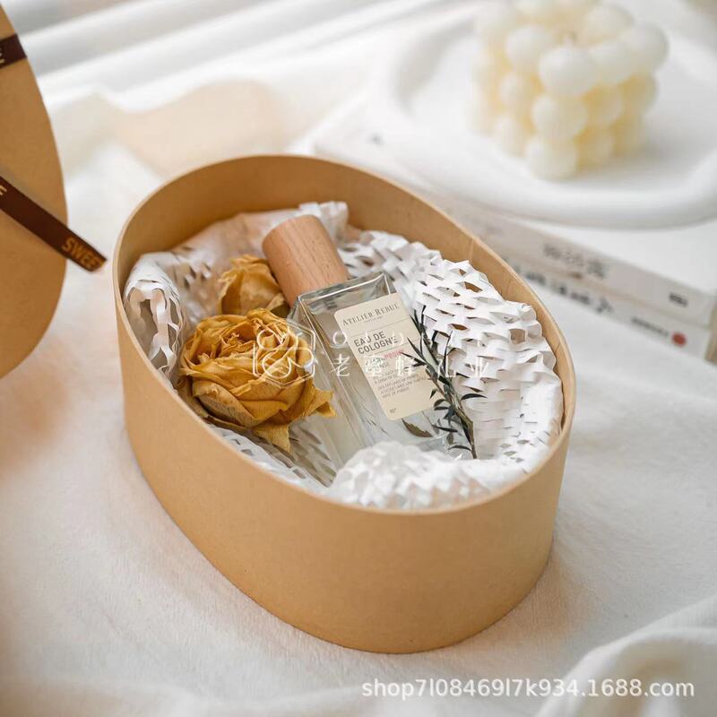 Little Red Book recommend Hand Gift Box Oval Kraft Paper Box Christmas Gift Box Baking Cookie Box Gift Box