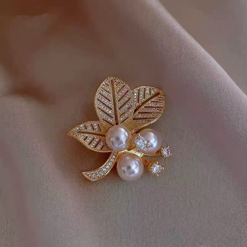 Camellia High-end Women's Pearl Brooch, Light Luxury Design, Simple Floral Pin, Anti-slip, Versatile Decoration_voghion.com