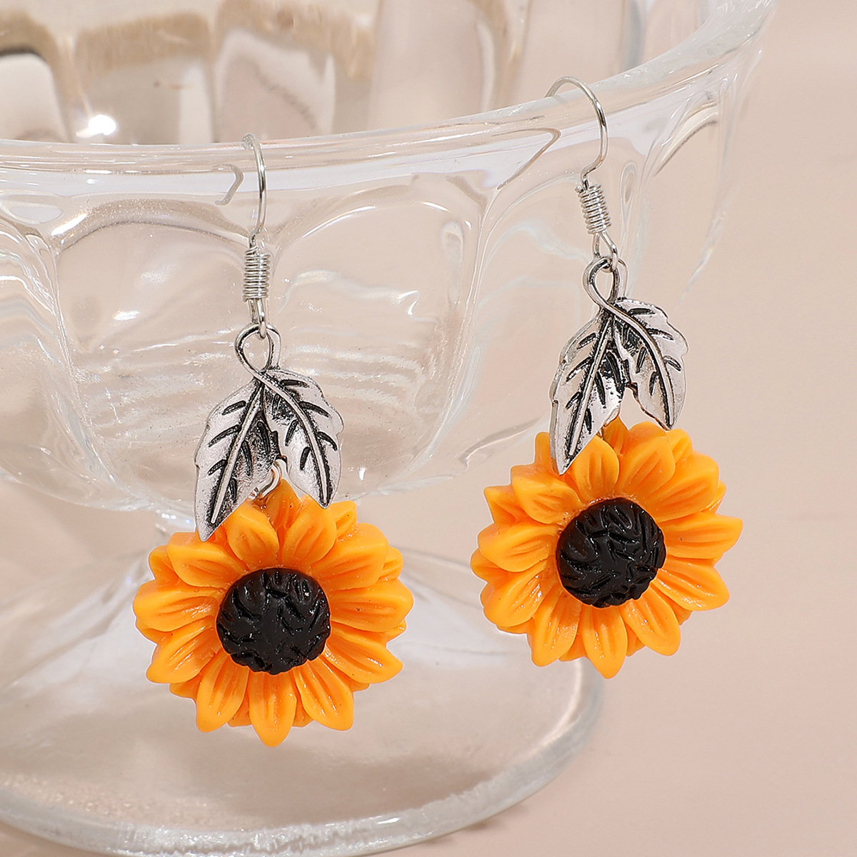 Mingfei cross-border European and American retro design bohemian exaggerated retro Mori sunflower pendant all-matching earrings for women