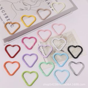 Factory wholesale love -type mountaineering buckle Creative insurance buckle pet hook chain connecting ring buckle outdoor kettle buckle