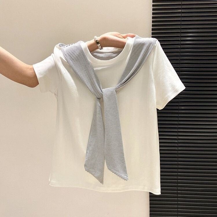 Slim-Fitting Shirt with Cotton, New Trendy Summer Wear, White Short-Sleeved Top with a Beautiful Elegant Look