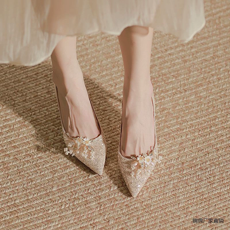 Шампанское Золотое Свадебное платье Два Свадебные туфли на высоком каблуке Новые толстые низкие подружки невесты