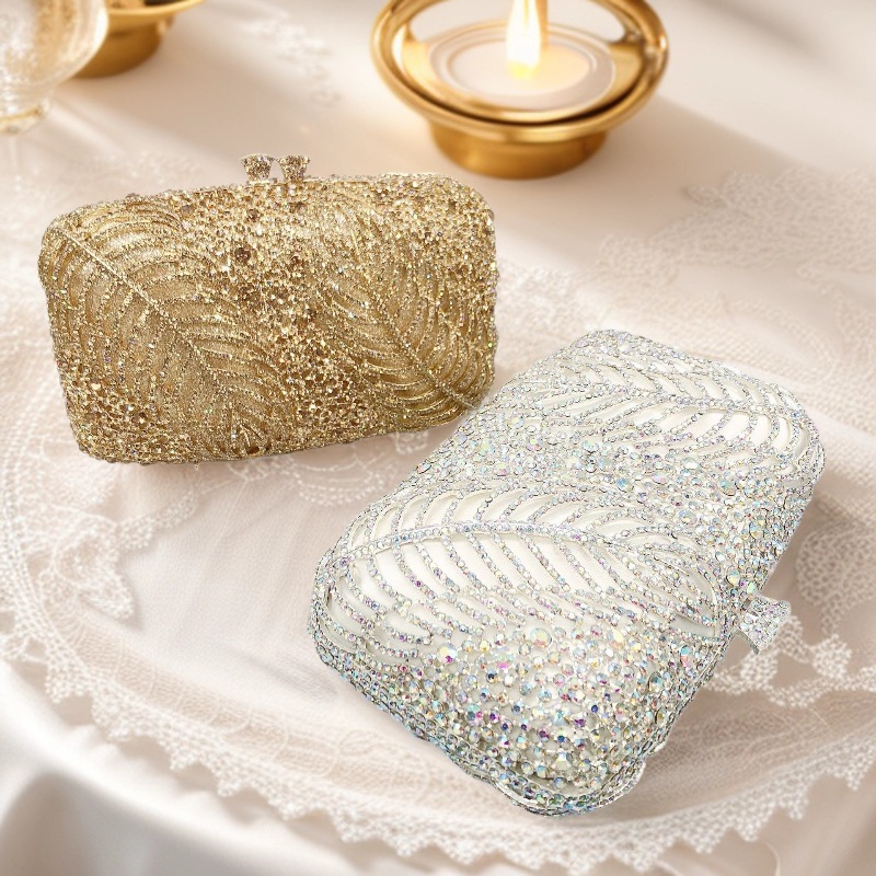 Luz lujosa brillante bolsa de diamantes para banquete europea y americana de diamantes de mano bolsa de mujer bolsa de metal hueco de moda bolsa
