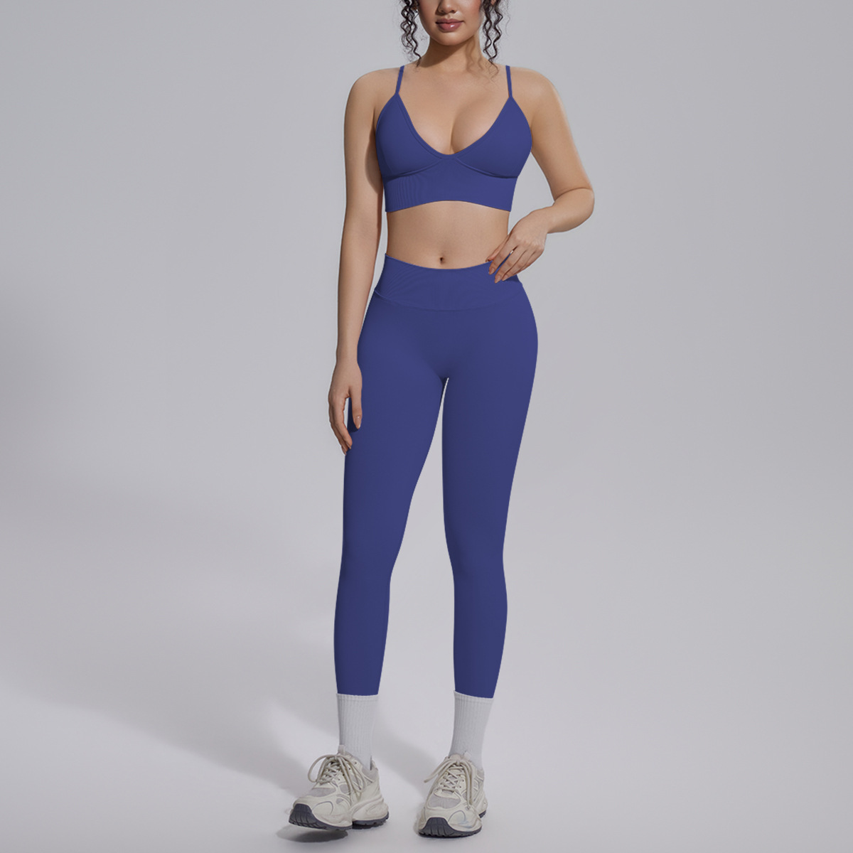 Nuevo cross-border sin costuras color sólido hermoso de espalda alta elástica ropa de entrenamiento de yoga apretada cuatro piezas juego de ejercicio ejercicio ejercicio ejercicio