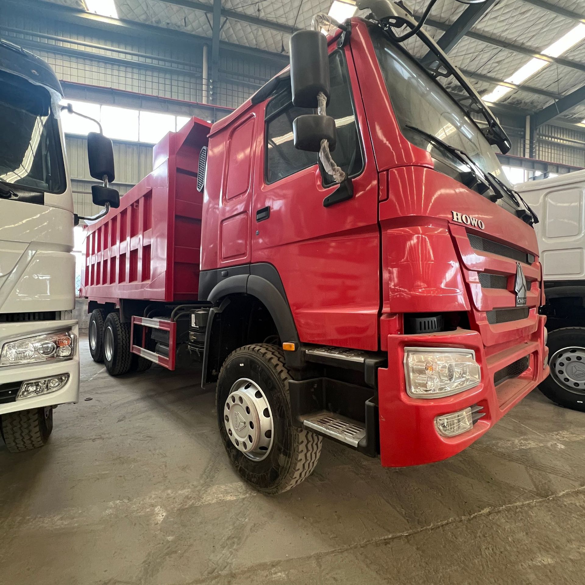 Cross-Border Sales of Howo Dump Trucks, 371 Horsepower China Heavy Duty Automobiles (Sinotruk) Howo Engineering Dump Trucks