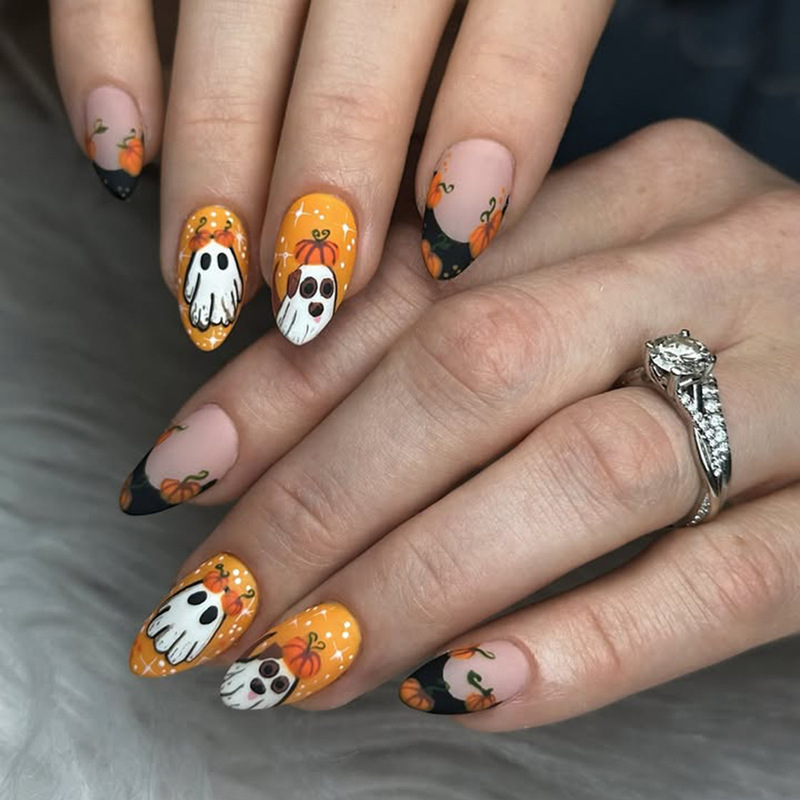 European and American Style 24-Piece Short Almond-Shaped Wearable Nails Halloween Series Black French-Style Pumpkin Ghost Nail Stickers