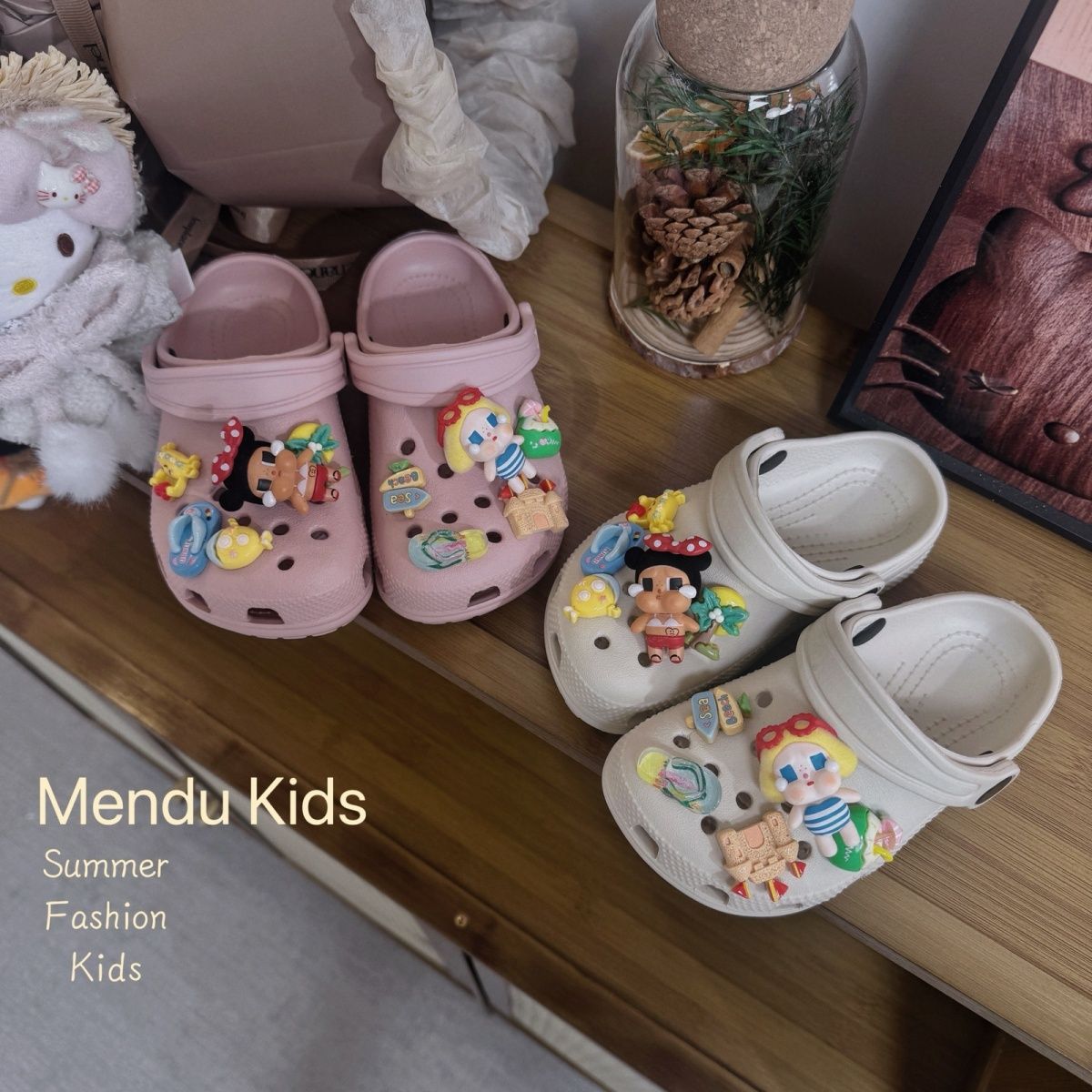 Una pieza de verano 2026 llorar bebés zapatos de agujero frío para padres e hijos para niñas sandalias de dibujos animados antideslizantes de moda image 1