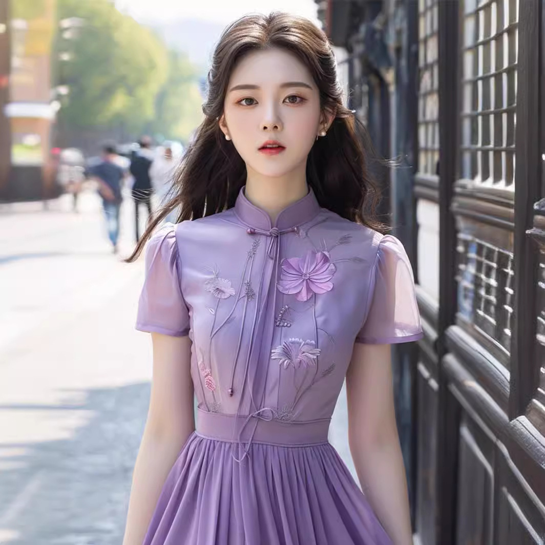 Đầm suông midi phong cách Trung Hoa cải tiến, cổ đứng tay ngắn, họa tiết hoa tím — Màu tím