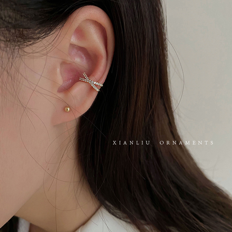 Zircone a croce personalizzato minimalista senza fori, sensazione di alta qualità, stile di nicchia e fresco, clip per orecchio alla moda_voghion.com