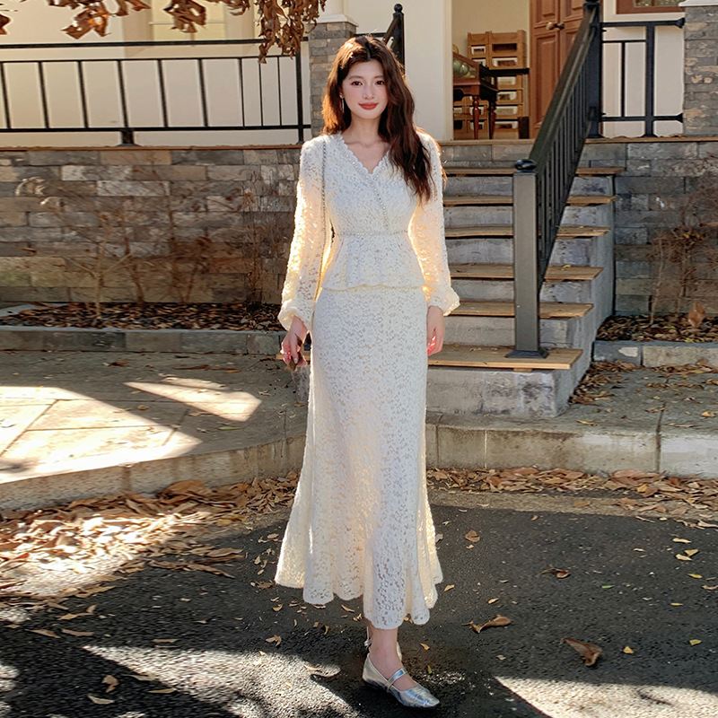 女装跨境 新款韩系温柔风V领镶钻蕾丝长袖上衣鱼尾裙套装7182中东