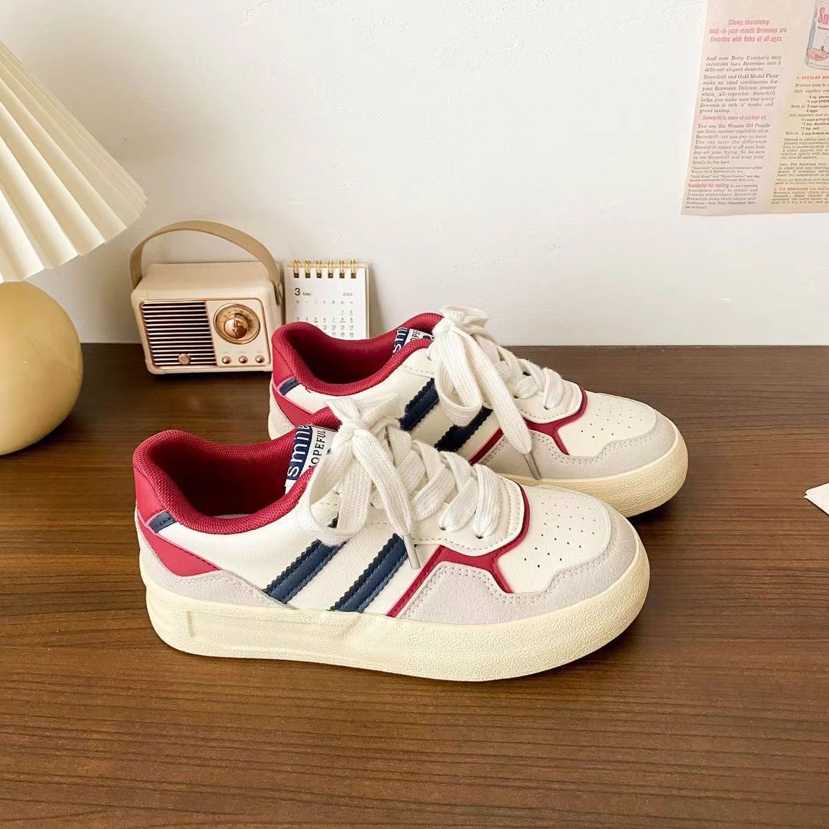 2024 verano nuevo estilo de la universidad ventilación de cuero zapatos blancos zapatos de plancha gruesa zapatos casuales zapatos de mujer zapatos deportivos