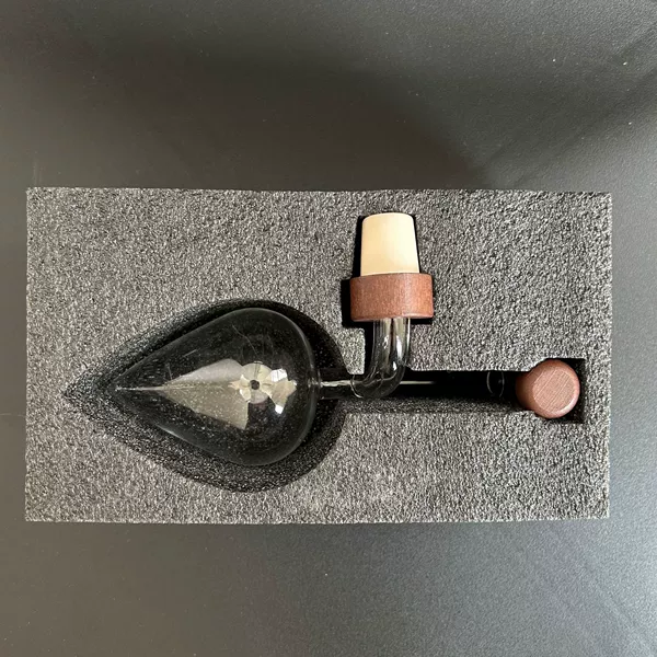 Peach-shaped product + stopper (pearl cotton packaging)