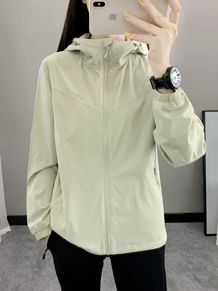 2024 Leopard Print New Women's Mesh Lined Multi-Color Windbreaker Girls' Hiking Clothes Outdoor