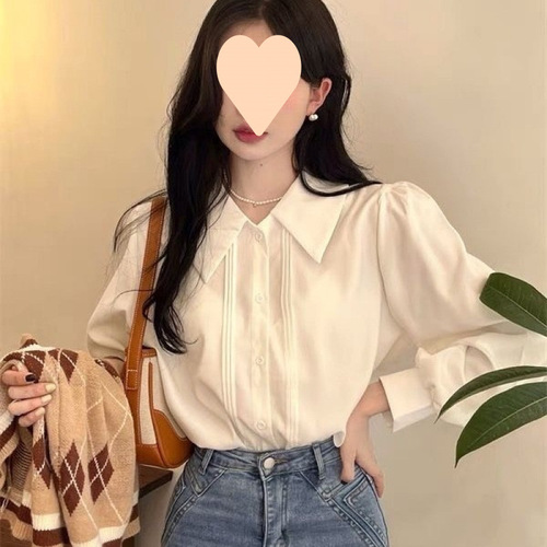 Women's winter white turtleneck shirt with pleated bellows lining, layered wear, unique design long-sleeved top