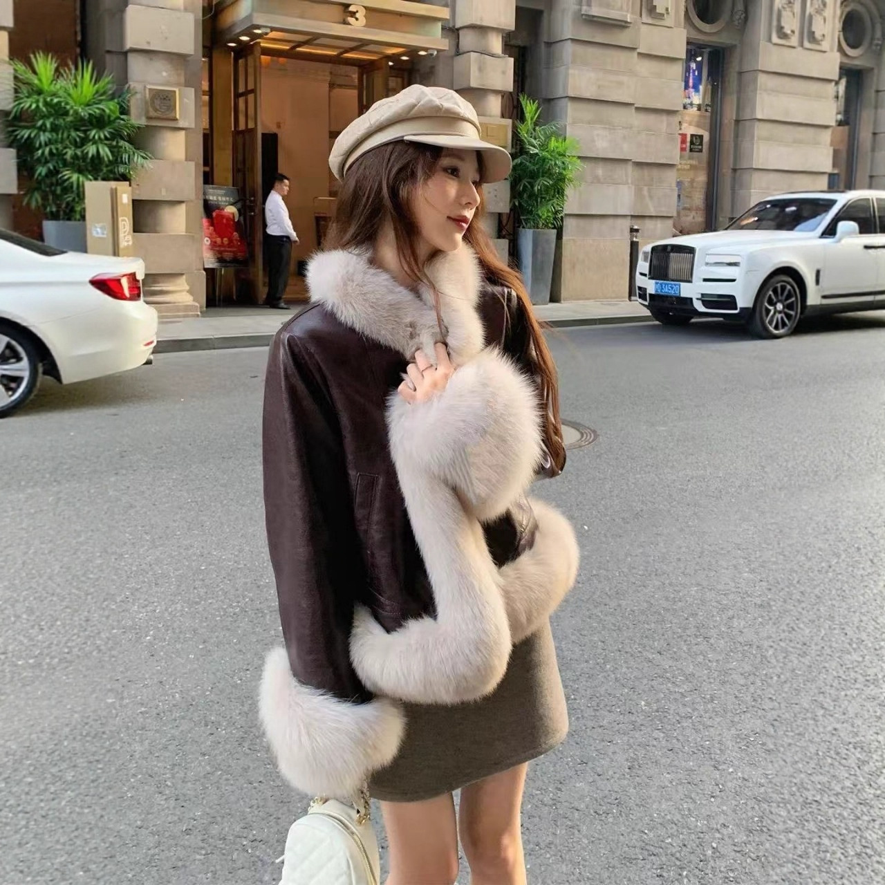 狐狸毛大毛领皮羽绒服6868