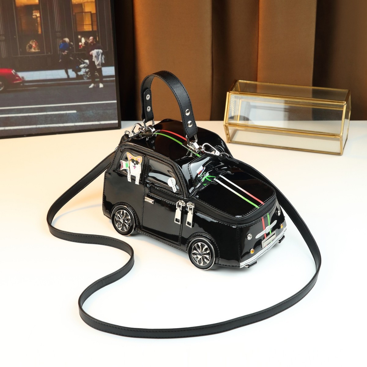 Trendy crossbodytas in de vorm van een terreinwagen, met cartoonauto-design voor dames._voghion.com