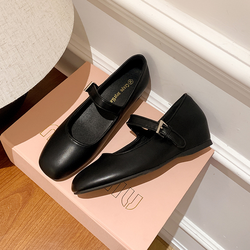 Pequeño aumento de altura de 5cm zapatos de ballet con cabeza cuadrada con boca superficial Retro Mary zapatos raros para mujeres verano 2025