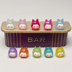 かわいい漫画三次元かわいいミニ発光 KIKI 装飾装飾品 diy トレンディなジュエリー樹脂アクセサリー卸売