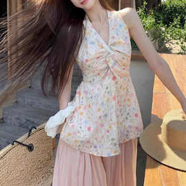 甜美风碎花扭结吊带背心挂脖女夏季韩系设计感粉色漂亮小衫上衣潮