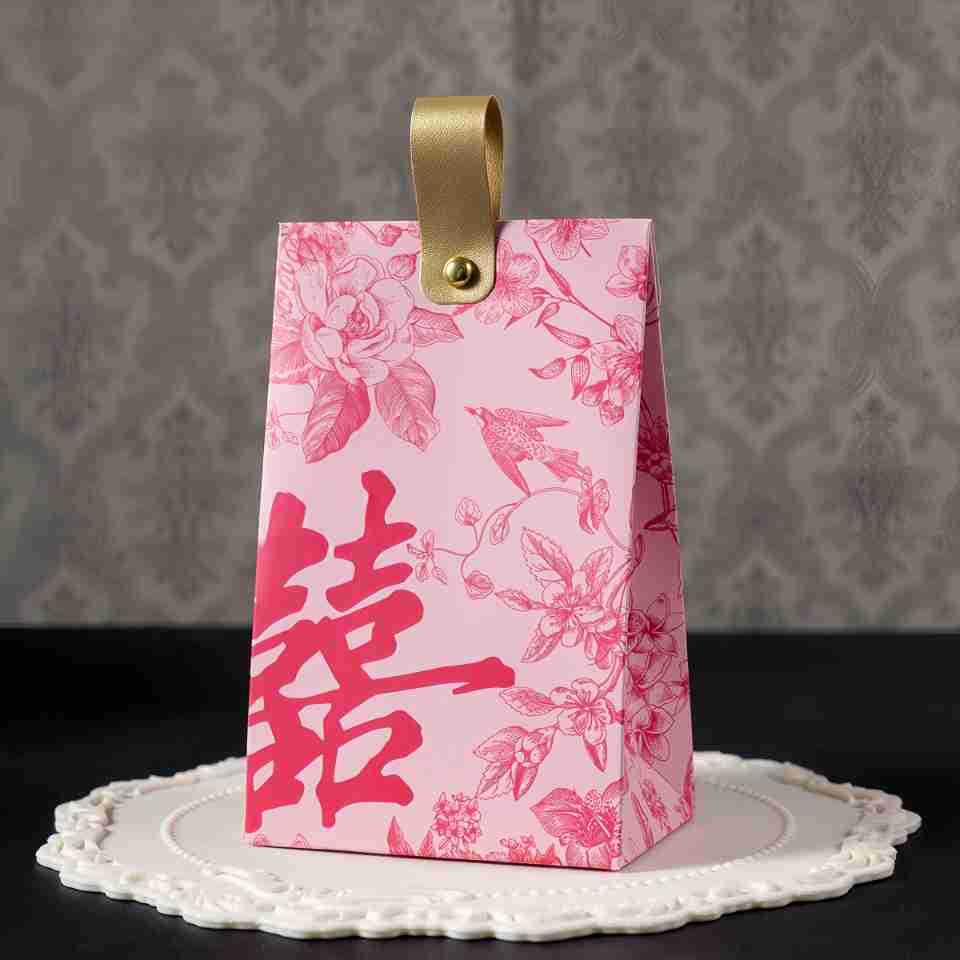 Magpie with branches [pink]