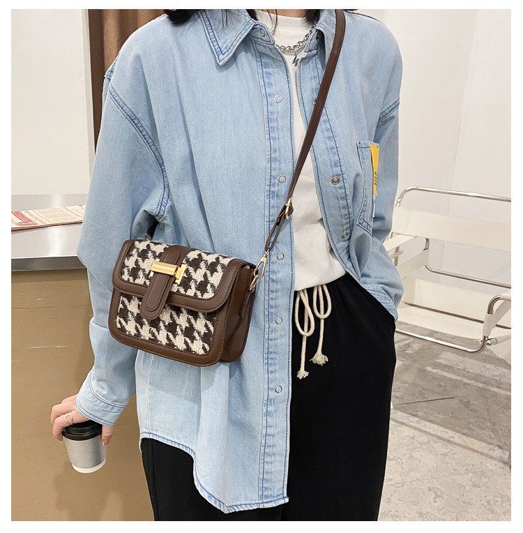 Fashion One-shoulder Messenger Small Square Bag display picture 15