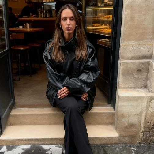 Европейская и американская экспортная коллекция 2025 года: новая универсальная мотоциклетная куртка американского дизайна, свободного кроя и модная кожаная куртка для женщин.