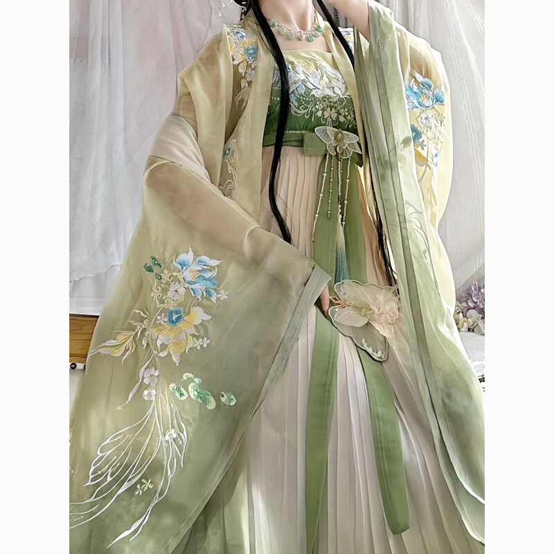 Spring and Summer New Heavy Industry Embroidered Hanfu Women's Super Fairy Big Sleeve Chebula Skirt Ancient Suit suit Chest Embroidered Daily Hanfu
