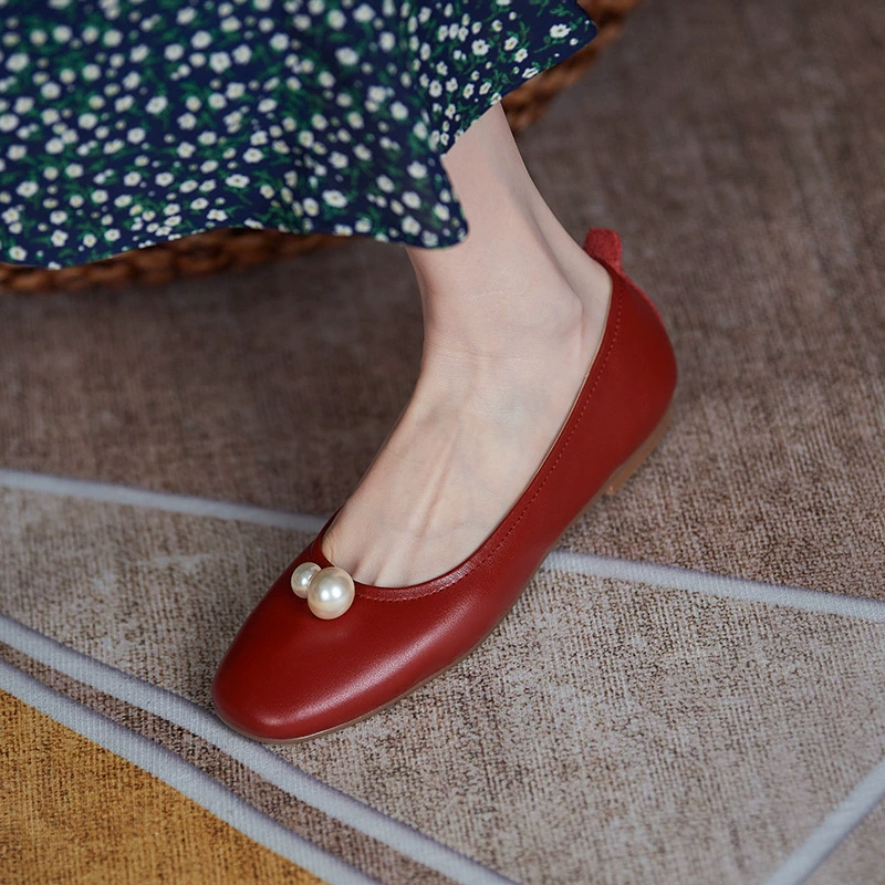 Гигантские мягкие Ретро туфли с французским жемчугом, женские новые весенние красные туфли на плоской подошве, натуральная кожа, молочные туфли для беременных