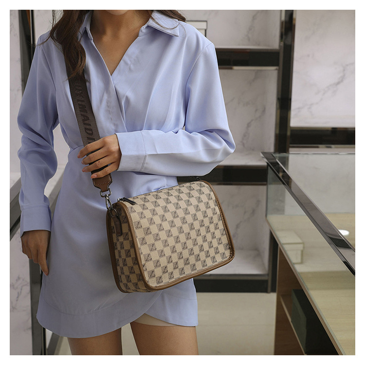 Netizen Women's 2024 New Popular Fashion Print Crossbody Small Square Versatile Broadband Shoulder Pea Bag_voghion.com