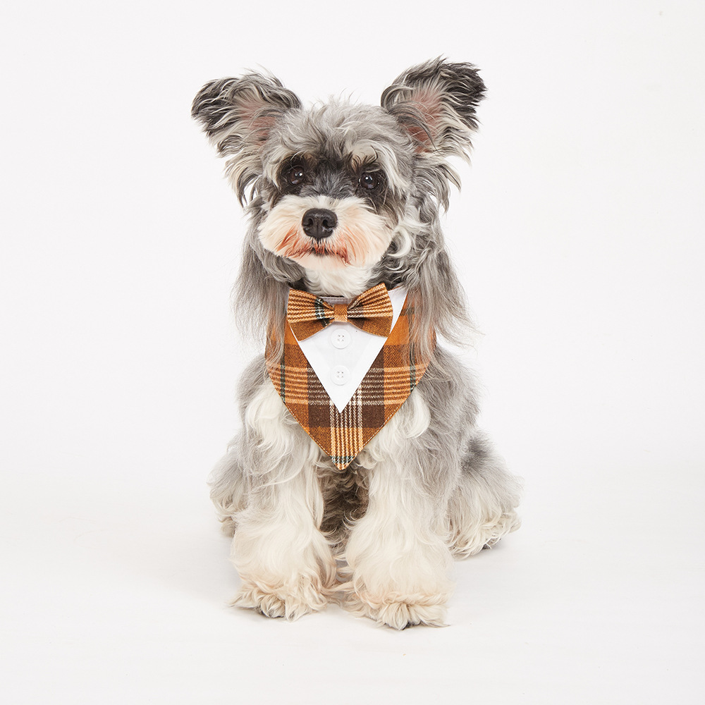 Ventas directas de fábrica Nuevos productos transfronterizos Día de Acción de Gracias a cuadros para mascotas Hermoso lazo Perro Pañuelo de saliva Accesorios de toalla triangular