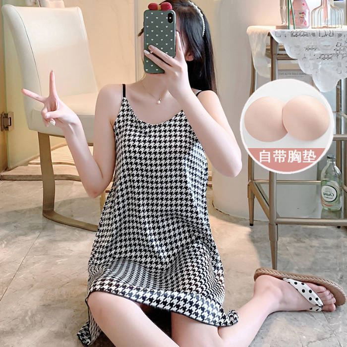 Una variedad de pijamas de verano giratorio cojín de pecho de seda simulada vestido de cinturón sexy pijamas de flores y hierbas dibujos animados ropa para el hogar