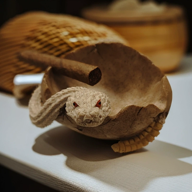 Кобра пепельница ins высокая ценность домашнего домашнего гостиной журнальный столик спальня креативная индивидуальность легкий роскошный декор