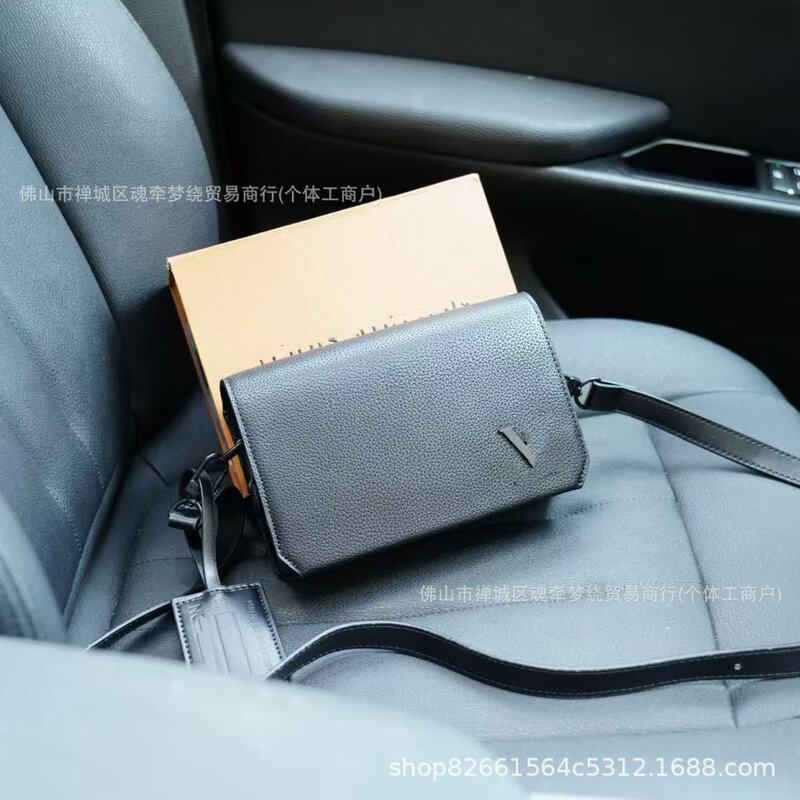 Lv Home 2025 Spring New Men's Clutch Bag with Pebbled Pattern, Simple Large Logo, Microfiber Material, Specially Designed for Cross-Border