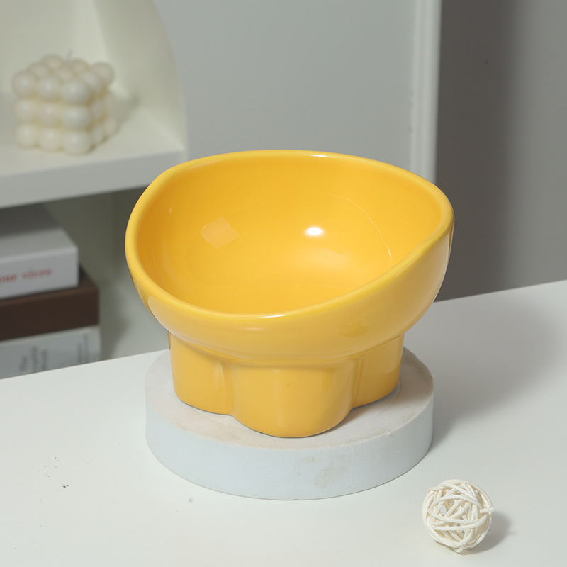 큰 노란색 잉곳 그릇