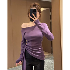 小衆は不規則に腰を収めてニットの女性を縛ります。