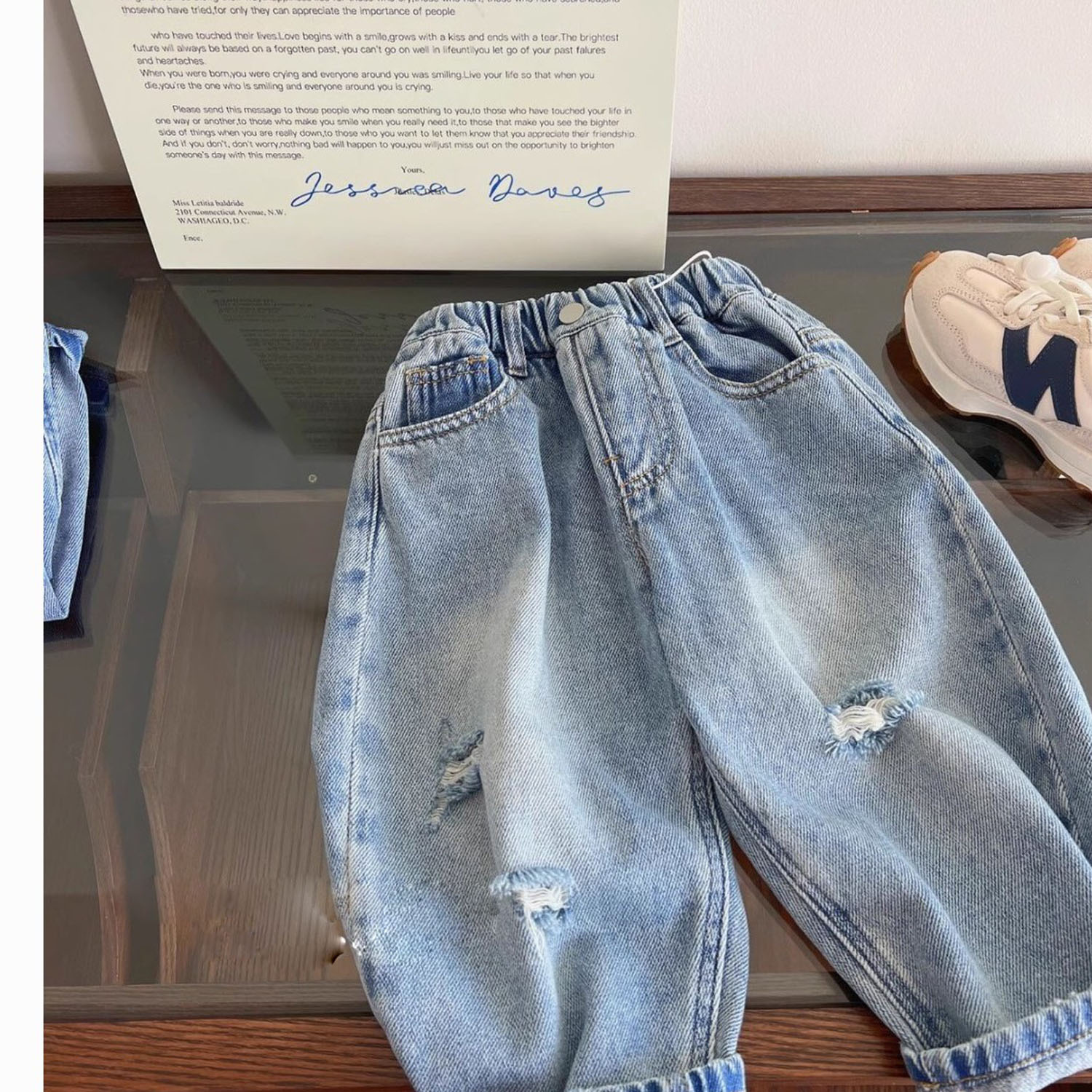 Versión coreana de los nuevos pantalones vaqueros guapos para niños, pantalones de moda de primavera para niños, pantalones de pierna recta casuales sueltos para bebés, ropa para niños