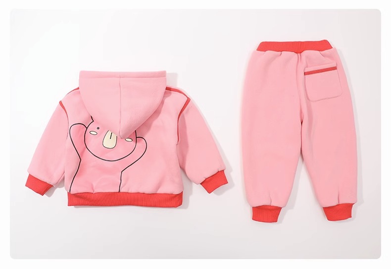 Felpa con cappuccio in peluche per ragazze 2023 nuovo abbigliamento alla moda set in due pezzi in stile occidentale per la versione coreana per bambini_voghion.com