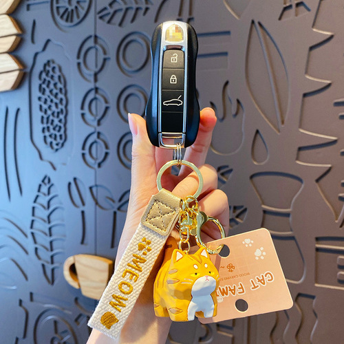 Baimao original resin wood carving cat standing keychain female cute creative exquisite doll key chain bag pendant