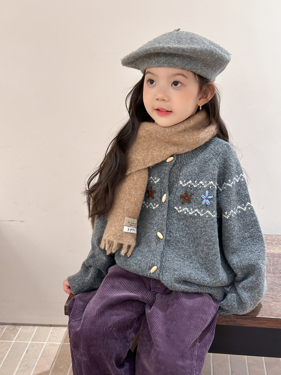 Woolen children's retro sweater flower-shaped