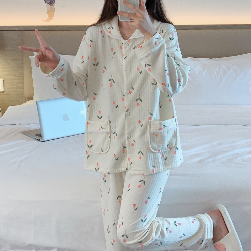 Simple de alta calidad pijamas de otoño e invierno de manga larga pijamas sándwich de aire de las mujeres chica de dibujos animados lindo impreso ropa para el hogar