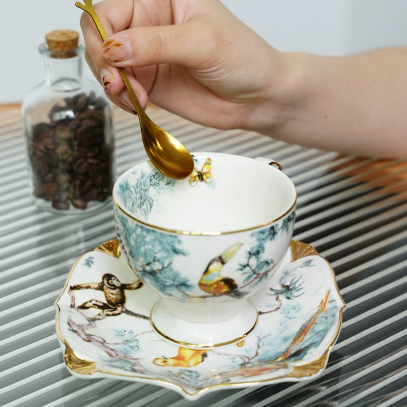 Капучино кофе? (Original: Coffee sophisticated afternoon tea, set, European style)