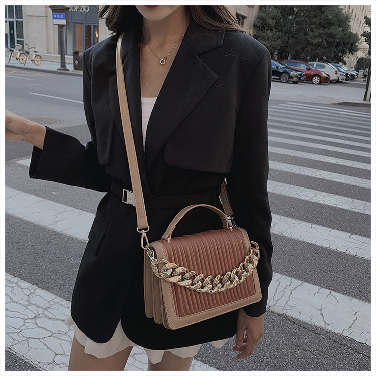 Thick Chain Hit Color Shoulder Messenger Square Bag Wholesale Nihaojewelry display picture 6