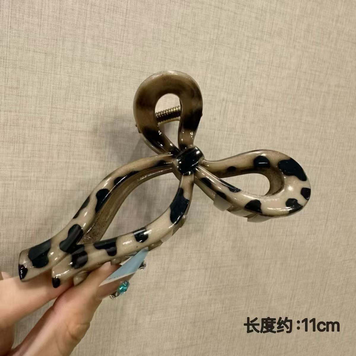 Light brown leopard print bow tie