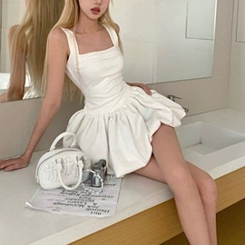 女式T恤;连衣裙;女式卫衣