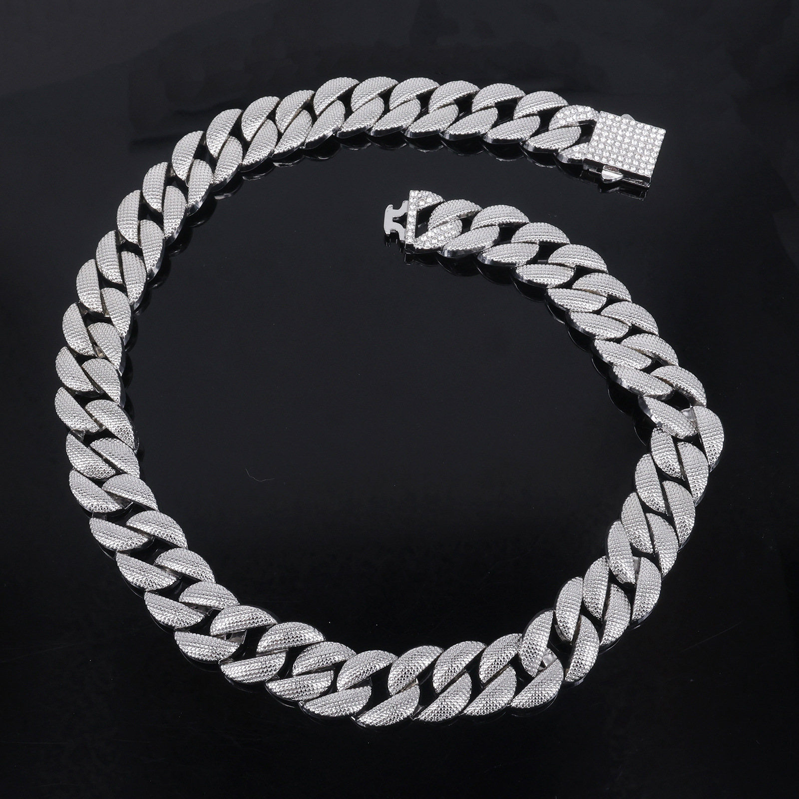 Diamond Encrusted Hip Hop Necklace With Matte Spring Clasp_voghion.com