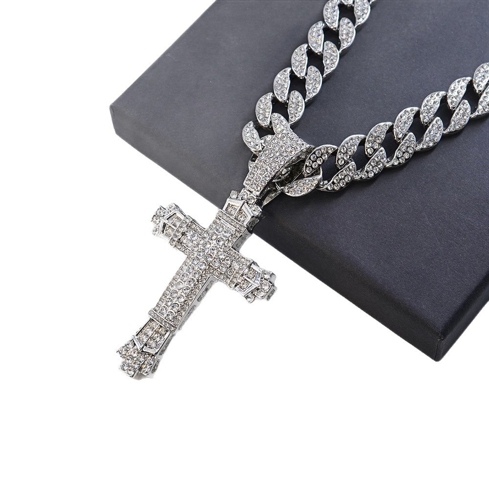 Nuevo colgante cruzado de hip-hop transfronterizo, collar de cruz de aleación de zinc con diamantes completos, creativo, personalizado, europeo y americano, para hombres