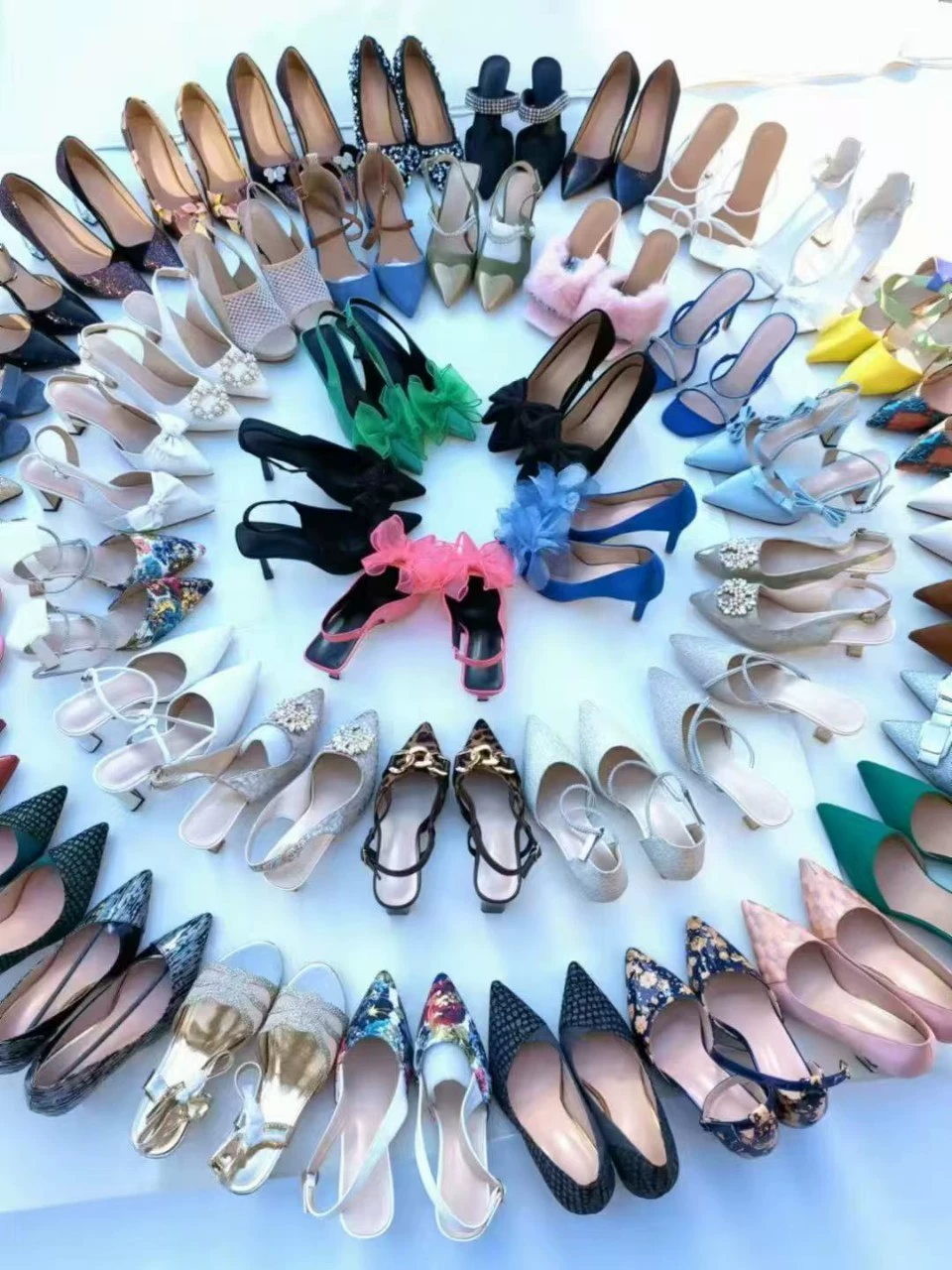 Каждый шаг цветов ~ Элегантные женские полые босоножки с блестками, модные туфли с острым носком и неглубоким носком, женские туфли на каблуке в форме бокала и пряжки.